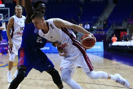 Ο Πορζίνγκις κάνει θαύματα. Μαζί με Μπέρτανς και Στρέλνιεκς