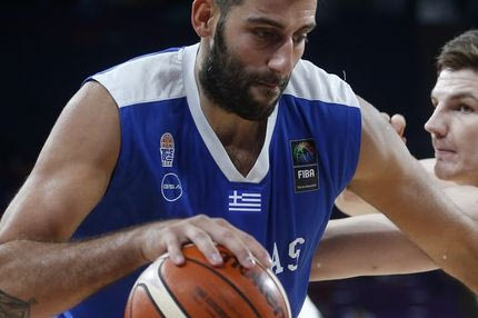 Το νέο (ξυρισμένο) λουκ του Μπουρούση κόντρα στη Ρωσία