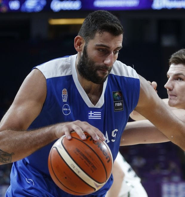 Το νέο (ξυρισμένο) λουκ του Μπουρούση κόντρα στη Ρωσία