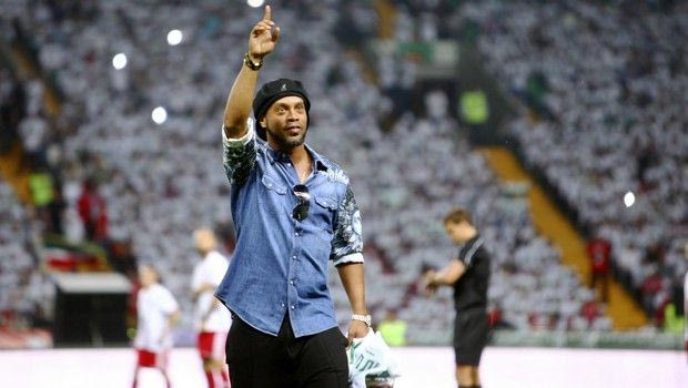 Ο Ροναλντίνιο έστειλε μήνυμα στην Λίβερπουλ για Κοουτίνιο