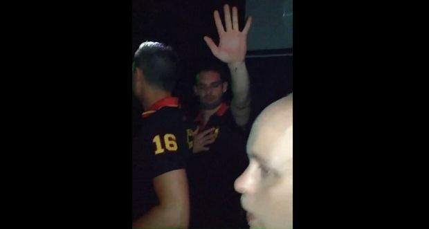 Τα… έσπασαν σε “ελληνάδικο” οι Βέλγοι!