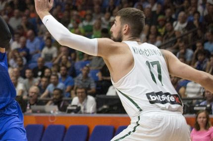 Γιατί ο Βαλαντσιούνας παίζει… λίμπερο