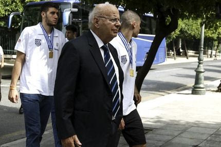 Ο Βασιλακόπουλος επιμένει: “Καραγκιοζιλίκι η Ευρωλίγκα”