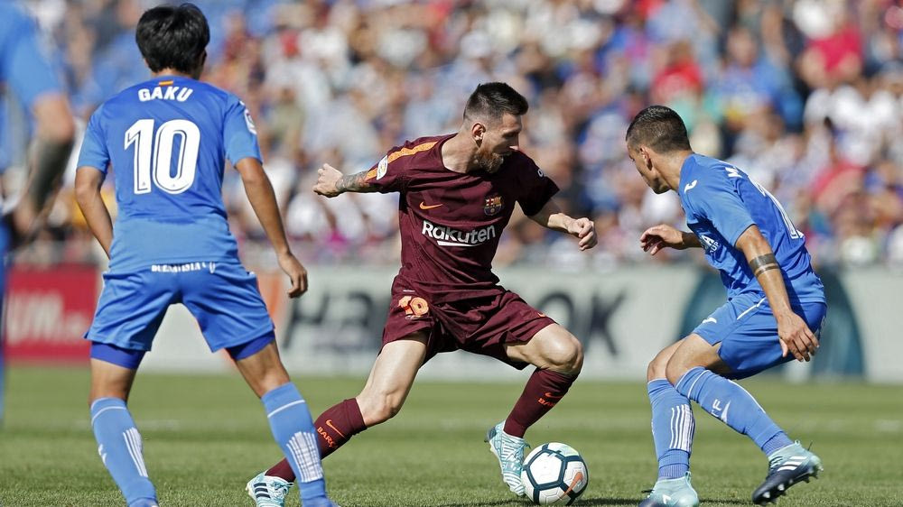 Σαν τα κοκόρια Ρεάλ – Μπαρτσελόνα για… ασήμαντο λόγο