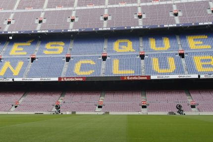 Το πανό που σηκώθηκε στο “Καμπ Νόου”