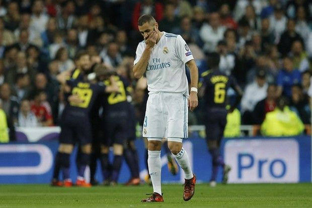 Έκραξαν τον Καρίμ ότι “κρύφτηκε” για να μην αποδοκιμαστεί, αλλά…