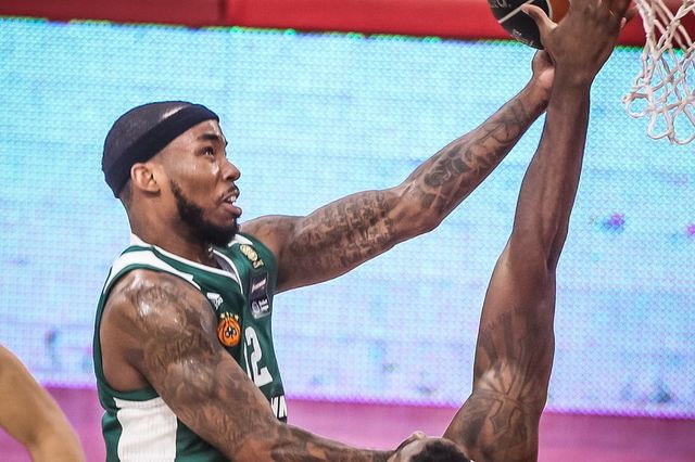 Ο Ντένμον έκανε την πλάτη του… ταυτότητα!