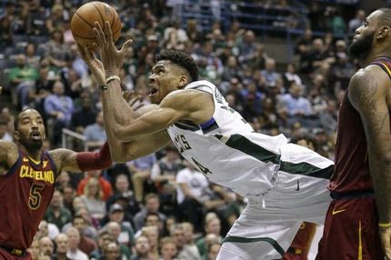 Ο Λεμπρόν… χάζεψε με τον Αντετοκούνμπο!