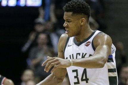 Ο Αντετοκούνμπο έδωσε τη δική του εξήγηση για τα… γαλλικά στον βοηθό