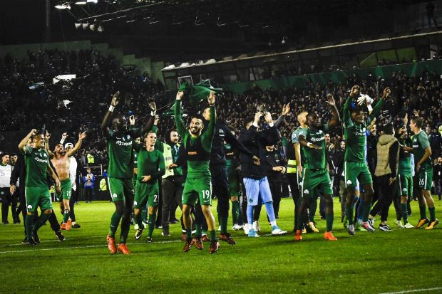 Τα “κουρέλια” θα τραγουδάνε για καιρό ακόμα…