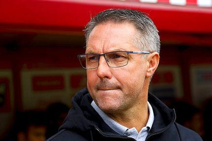 Τον… πληρώνουν για να φύγει τον Νουχίου