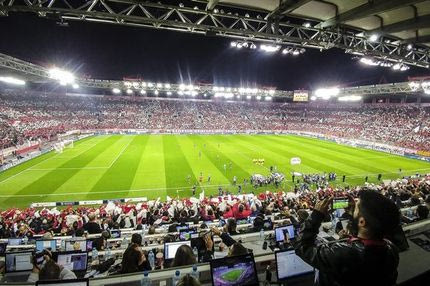 Όλο το γήπεδο ένα κορεό…