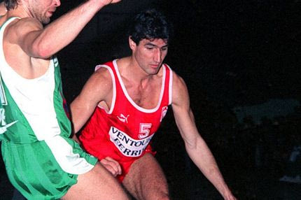 Ο Νικόλας Μανιάτης έπεσε κάτω από τον… Τζίμη