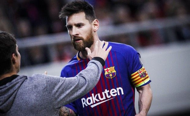 Ο εισβολέας που αγκάλιασε τον Μέσι