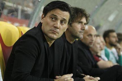 Στη… σέντρα ο Μοντέλα, 10 προπονητές περιμένουν στο ακουστικό!