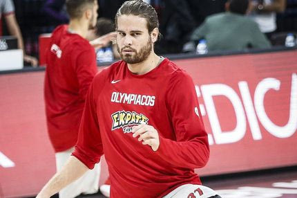 Ο Μπόγρης πουλάει ρούχα και σε συμπαίκτες του