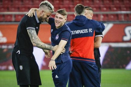 Αντίπαλοι στο Ολυμπιακός-ΠΑΟΚ αλλά δεν έκρυψαν τη φιλία τους πριν τη σέντρα!