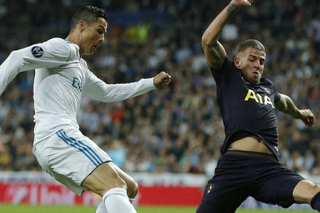 Τρελά μπινελίκια Κριστιάνο με Τότεναμ!