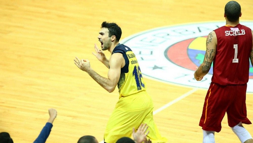 Αποθέωση για τον διψήφιο Σλούκα, ισοπεδωτική η Φενέρμπαχτσε