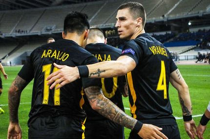 Λύνουν τις διαφορές τους με… μαχαιροπίρουνα!