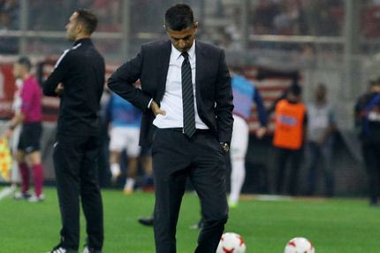 Το επικίνδυνο παιχνίδι του Λουτσέσκου με τις λέξεις