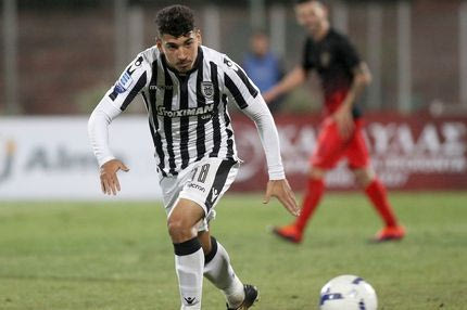 Η “πατρική” αγκαλιά του Αγγελόπουλου στον Λημνιό