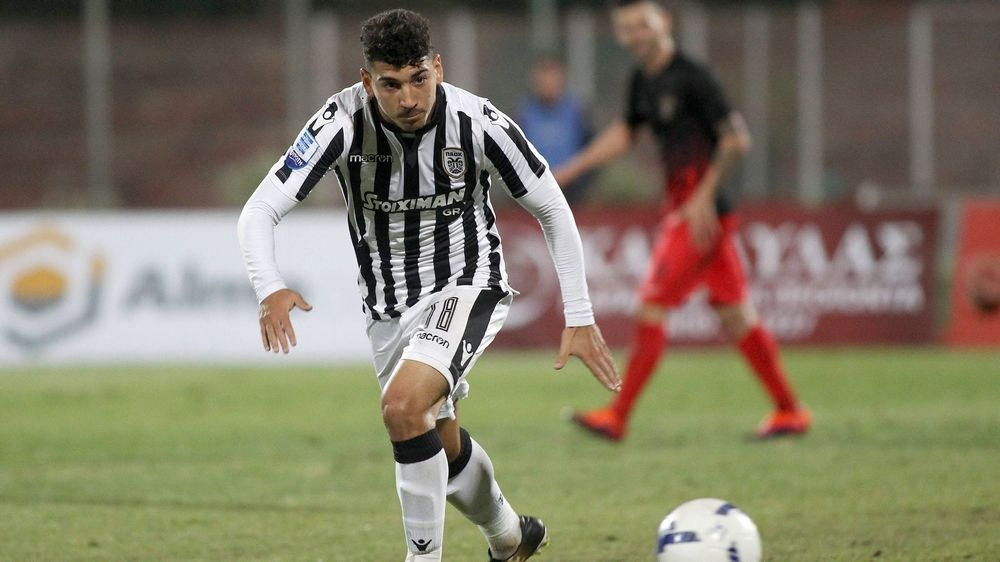 Η “πατρική” αγκαλιά του Αγγελόπουλου στον Λημνιό