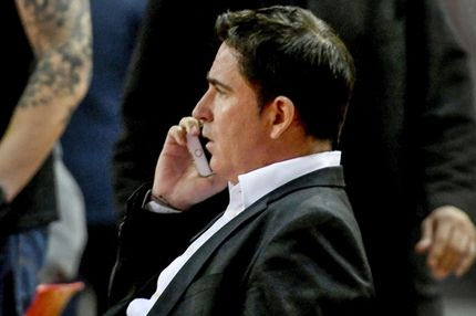 Με ποιον μιλούσε στο τηλέφωνο ο Πασκουάλ;