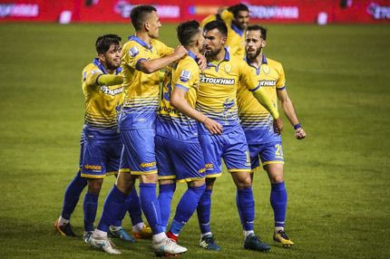 Τα… καναρίνια καβάλησαν το αλογάκι!