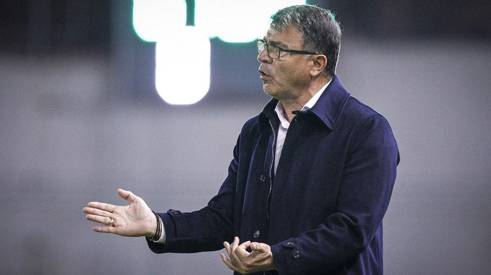 Η δύσκολη αλλαγή σε 4-4-2 και το “Ούρος ηρέμησε” του Λεμονή