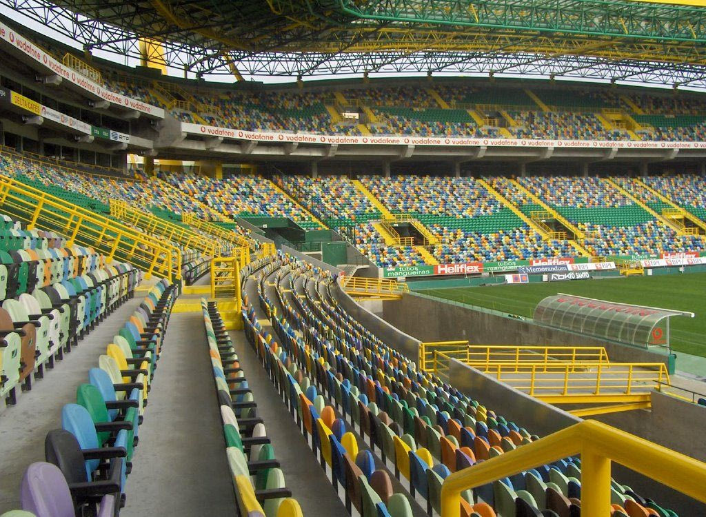 Γι’ αυτό το γήπεδο της Σπόρτινγκ έχει πολύχρωμα καθίσματα