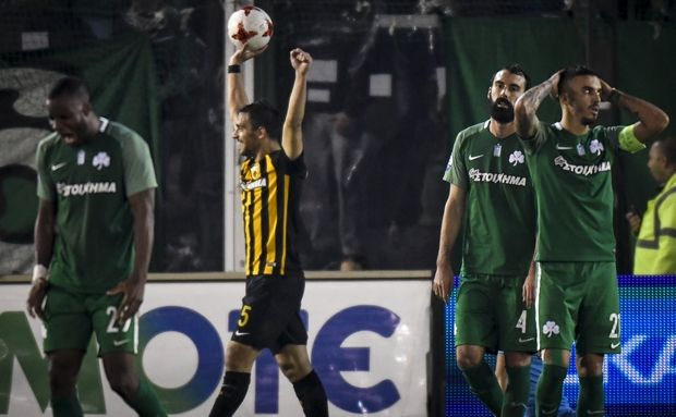 Η ημίγυμνη “κιτρινόμαυρη” selfie στα αποδυτήρια της Λεωφόρου