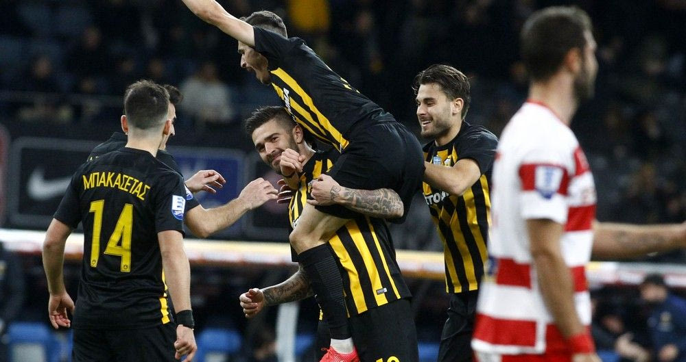 Ο “τρελός” το’ χει… πιστέψει και την οδηγεί στον τίτλο!