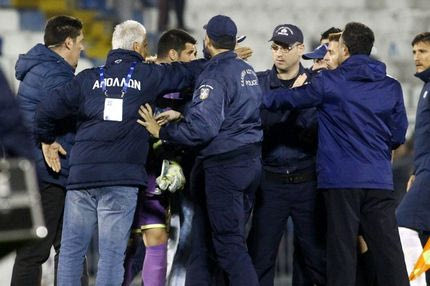 Τέλειωσε με… επεισόδια το Απόλλων-Λαμία (VIDEO)