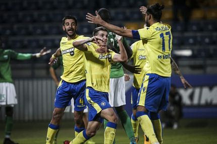 Ο Ιγκλέσιας χτυπάει πάντα δυο φορές (από κόρνερ)