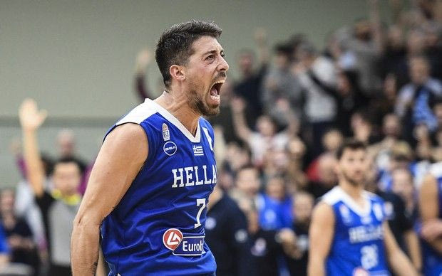 Αθηναίου είσαι τρέλα με τη γαλανόλευκη φανέλα