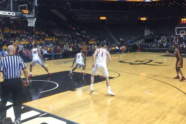 ΑΠΙΣΤΕΥΤΟ: Αποβλήθηκε όλος ο πάγκος και έπαιξαν 3 εναντίον 5!