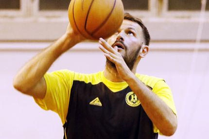 Ο Φώτσης γίνεται… γήπεδο!