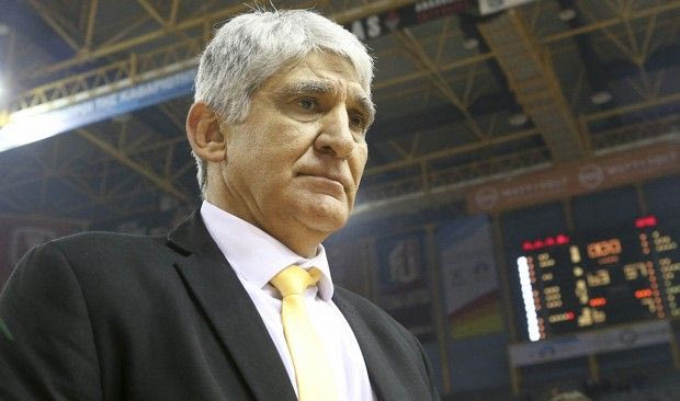 Το “καρφί” του Γιαννάκη για πλούσιες ομάδες που “βάζουν 49-50 πόντους” ακούστηκε μέχρι…