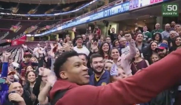 “Αποκλείεται να είστε όλοι εσείς Έλληνες…”