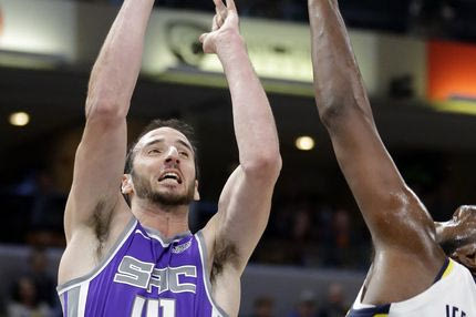 Μια καλή… κουβέντα και για τον Κουφό