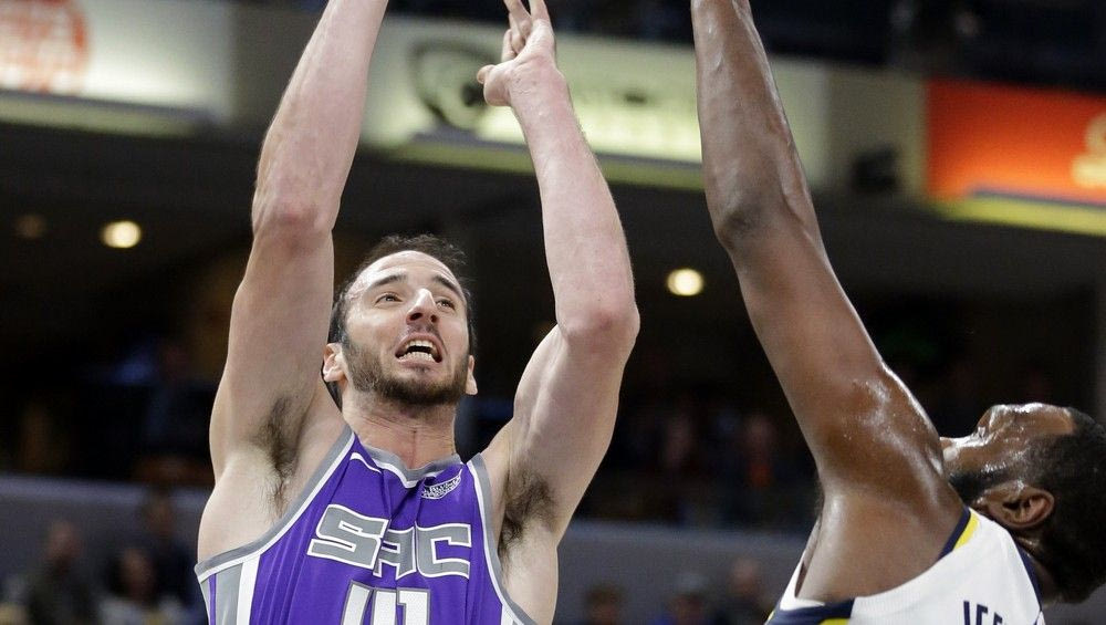 Μια καλή… κουβέντα και για τον Κουφό