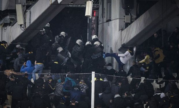 Ξύλο και επεισόδια στη θύρα των οργανωμένων της ΑΕΚ