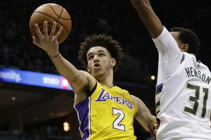 Προσπέρασε τον Λεμπρόν και αποθεώθηκε από Μάτζικ Τζόνσον και Αντετοκούνμπο!