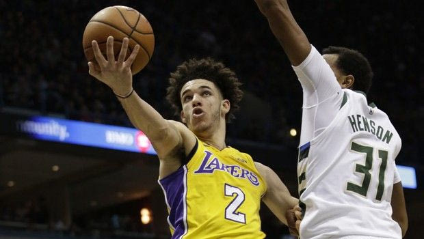 Προσπέρασε τον Λεμπρόν και αποθεώθηκε από Μάτζικ Τζόνσον και Αντετοκούνμπο!