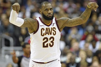 Η… τάπα του Λεμπρόν στον Τραμπ ήταν ό,τι πιο “μετρήσιμο” στο twitter!