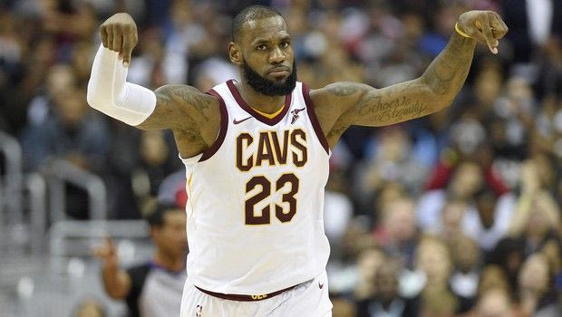 Η… τάπα του Λεμπρόν στον Τραμπ ήταν ό,τι πιο “μετρήσιμο” στο twitter!