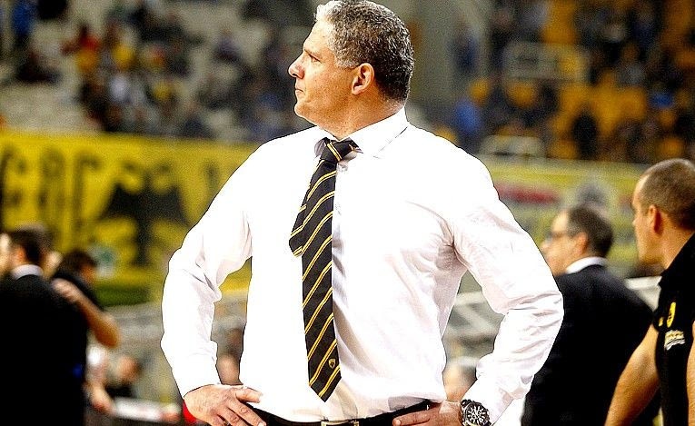 Το σοβαρό οικογενειακό πρόβλημα του Μανωλόπουλου και το “διαζύγιο” με την ΑΕΚ