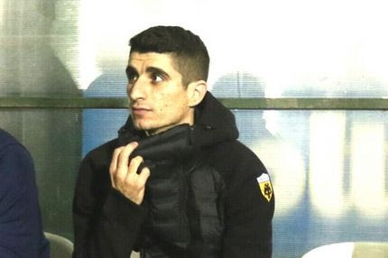 Τον Μάνταλο δεν τον σκιάζει… πατερίτσα καμιά