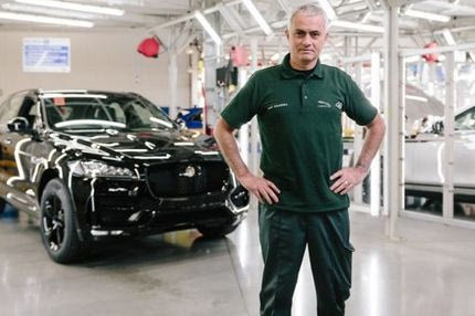 O Mουρίνιο φόρεσε την πράσινη στολή της… Jaguar!